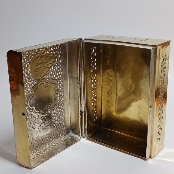 VTG Mini Metal Hollow Gold Color Cake Candy Box Wedding Favor Marriage Treat - Picture 7 of 7